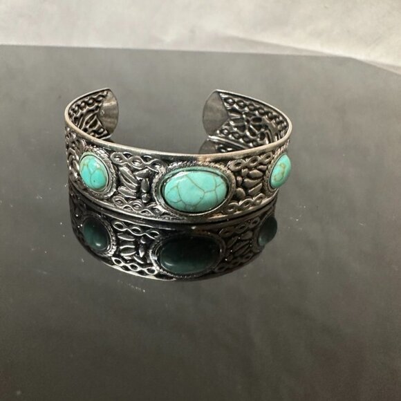 Western Turquoise Cuff Bracelet average .6.5 wrist Boho Gift NWT Southwestern - Picture 3 of 9